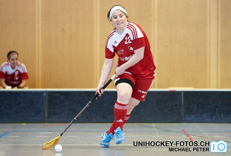 Testspiel zwischen den Damen A Nationalmannschaften Golden Girls - Damen A-Nati 
Resultat 6 : 3 am 16. Mai 2015 in der Sporthalle Ruebisbach in Kloten
Bild: Michael Peter