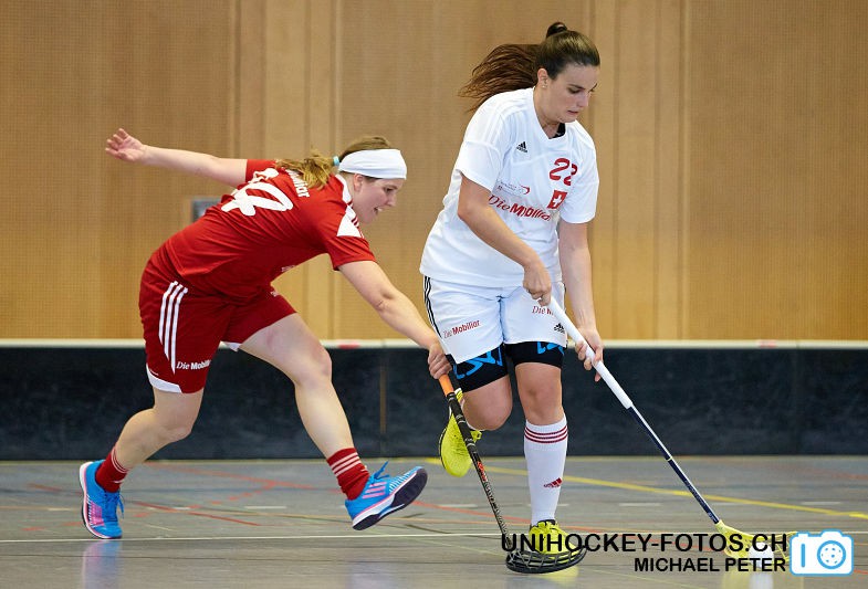Testspiel zwischen den Damen A Nationalmannschaften Golden Girls - Damen A-Nati 
Resultat 6 : 3 am 16. Mai 2015 in der Sporthalle Ruebisbach in Kloten
Bild: Michael Peter