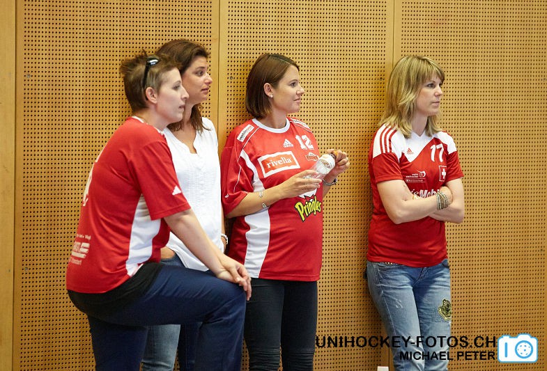 Testspiel zwischen den Damen A Nationalmannschaften Golden Girls - Damen A-Nati 
Resultat 6 : 3 am 16. Mai 2015 in der Sporthalle Ruebisbach in Kloten
Bild: Michael Peter