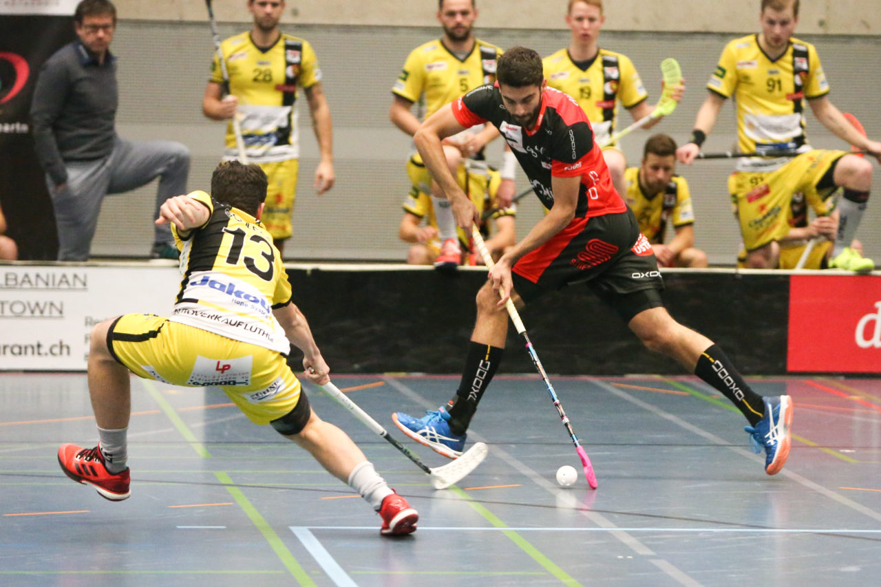 Buchholz (Uster), 08.01.2017, Unihockey Herren NLA, UHC Uster - Unihockey Tigers Langnau, Manuel Hummer (Nr. 87, UHC Uster)

(Severin Binkert, unihockey-fotos.ch)

Copyright: Severin Binkert, unihockey-fotos.ch – Dieses Bild wurde durch swiss unihockey lizenziert und darf ausschliesslich auf den Online-Kanälen von swiss unihockey verwendet werden. Die redaktionelle oder kommerzielle Nutzung durch Dritte (Medien, Vereine, Unternehmen oder Privatpersonen) per Download von diesem flickr-Account ist ausgeschlossen. Das Bild kann bei Interesse via unihockey-fotos.ch kostenpflichtig lizenziert werden. unihockey-fotos.ch behält sich vor, fehlbaren Medien, Vereinen, Unternehmen oder Privatpersonen Bilder mit einem Zuschlag in Rechnung zu stellen.