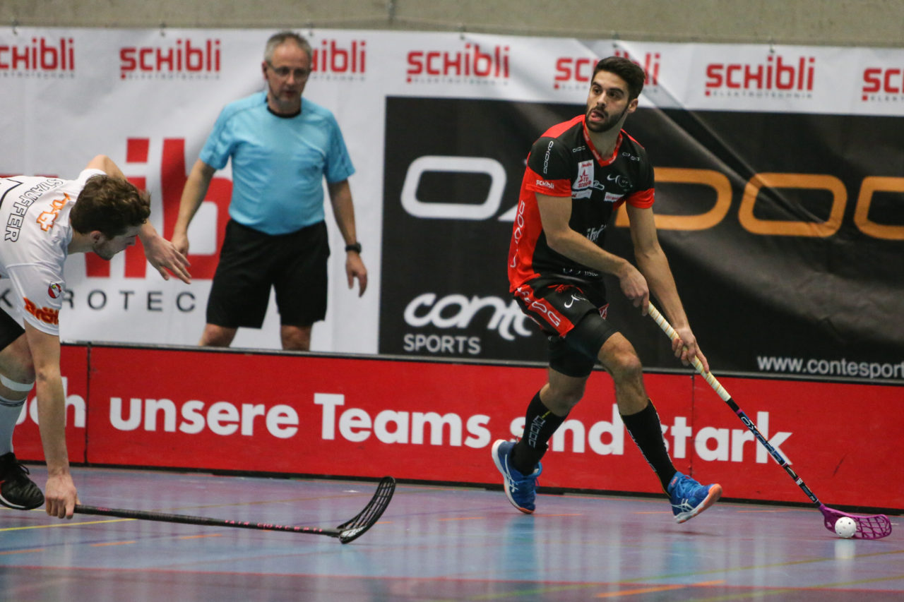 Buchholz (Uster), 07.01.2017, Unihockey Herren NLA, UHC Uster - UHC Thun, Manuel Hummer (Nr. 87, UHC Uster)

(Severin Binkert, unihockey-fotos.ch)

Copyright: Severin Binkert, unihockey-fotos.ch – Dieses Bild wurde durch swiss unihockey lizenziert und darf ausschliesslich auf den Online-Kanälen von swiss unihockey verwendet werden. Die redaktionelle oder kommerzielle Nutzung durch Dritte (Medien, Vereine, Unternehmen oder Privatpersonen) per Download von diesem flickr-Account ist ausgeschlossen. Das Bild kann bei Interesse via unihockey-fotos.ch kostenpflichtig lizenziert werden. unihockey-fotos.ch behält sich vor, fehlbaren Medien, Vereinen, Unternehmen oder Privatpersonen Bilder mit einem Zuschlag in Rechnung zu stellen.