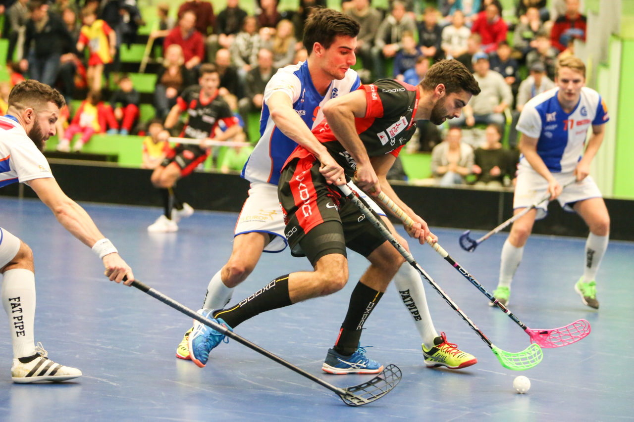 Sporthalle Hardau (Zürich), 21.01.2017, Unihockey Herren NLA, GC Unihockey - UHC Uster, Manuel Hummer (Nr. 87, UHC Uster)

(Severin Binkert, unihockey-fotos.ch)

Copyright: Severin Binkert, unihockey-fotos.ch – Dieses Bild wurde durch swiss unihockey lizenziert und darf ausschliesslich auf den Online-Kanälen von swiss unihockey verwendet werden. Die redaktionelle oder kommerzielle Nutzung durch Dritte (Medien, Vereine, Unternehmen oder Privatpersonen) per Download von diesem flickr-Account ist ausgeschlossen. Das Bild kann bei Interesse via unihockey-fotos.ch kostenpflichtig lizenziert werden. unihockey-fotos.ch behält sich vor, fehlbaren Medien, Vereinen, Unternehmen oder Privatpersonen Bilder mit einem Zuschlag in Rechnung zu stellen.