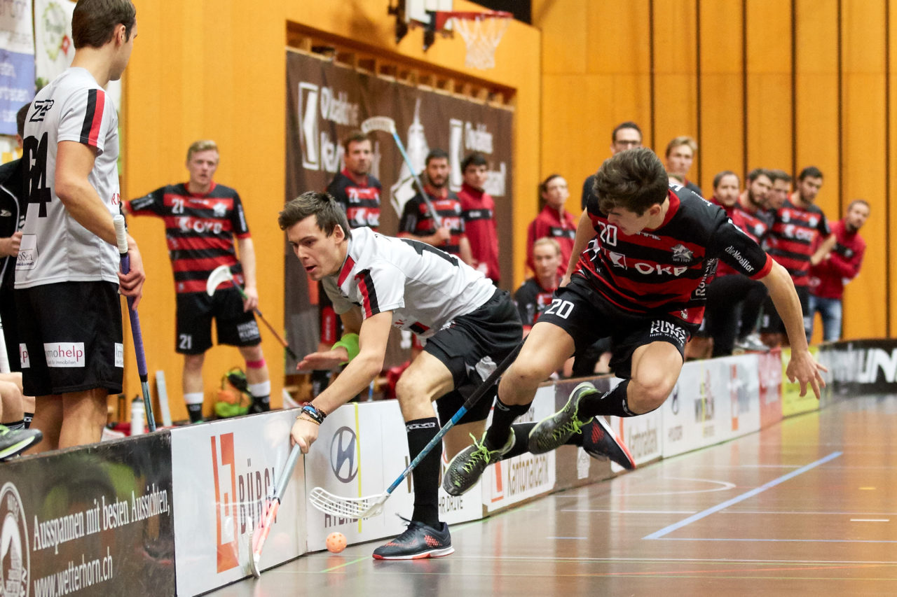 Ad Astra Sarnen - Basel Regio Resultat 4 : 3 
am 22. Januar 2017 in der Dreifachhalle Sarnen 
Bild: Michael Peter und Stefan Bräutigam