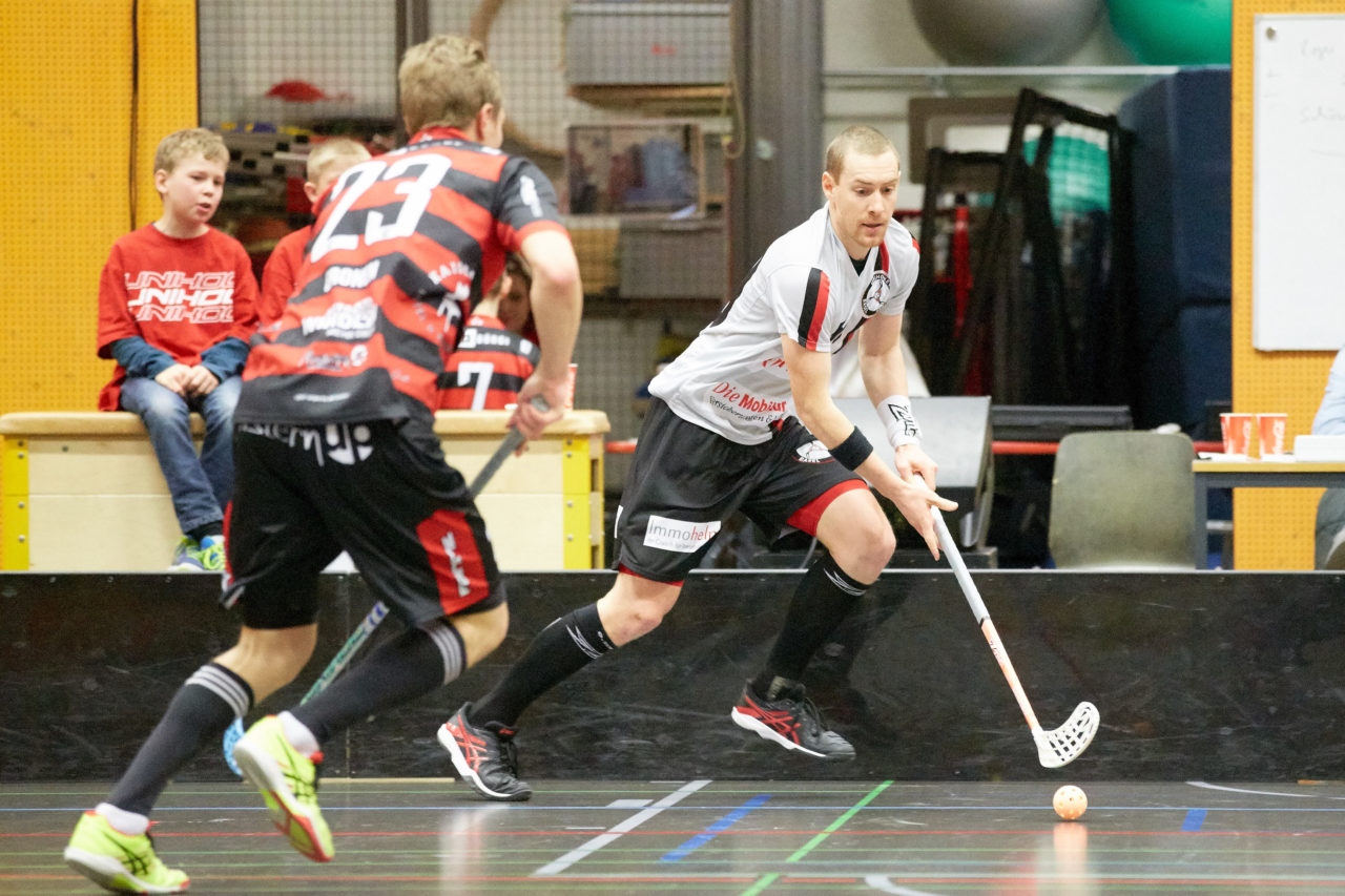 Ad Astra Sarnen - Basel Regio Resultat 4 : 3 
am 22. Januar 2017 in der Dreifachhalle Sarnen 
Bild: Michael Peter und Stefan Bräutigam