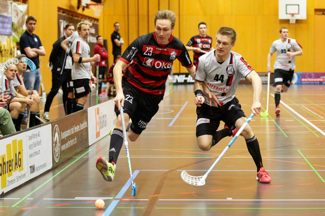 Ad Astra Sarnen - Basel Regio Resultat 4 : 3 
am 22. Januar 2017 in der Dreifachhalle Sarnen 
Bild: Michael Peter und Stefan Bräutigam