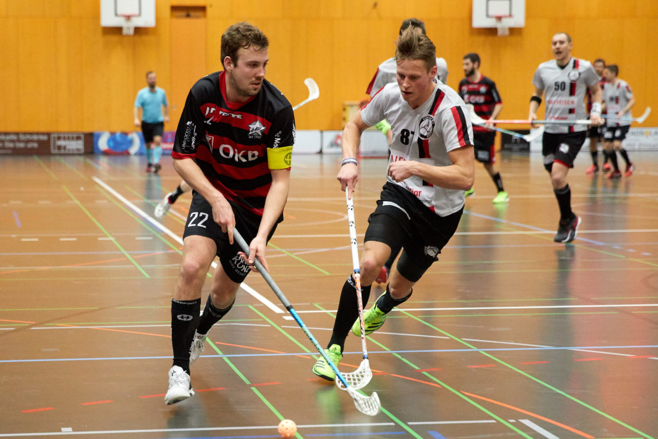 Ad Astra Sarnen - Basel Regio Resultat 4 : 3 
am 22. Januar 2017 in der Dreifachhalle Sarnen 
Bild: Michael Peter und Stefan Bräutigam