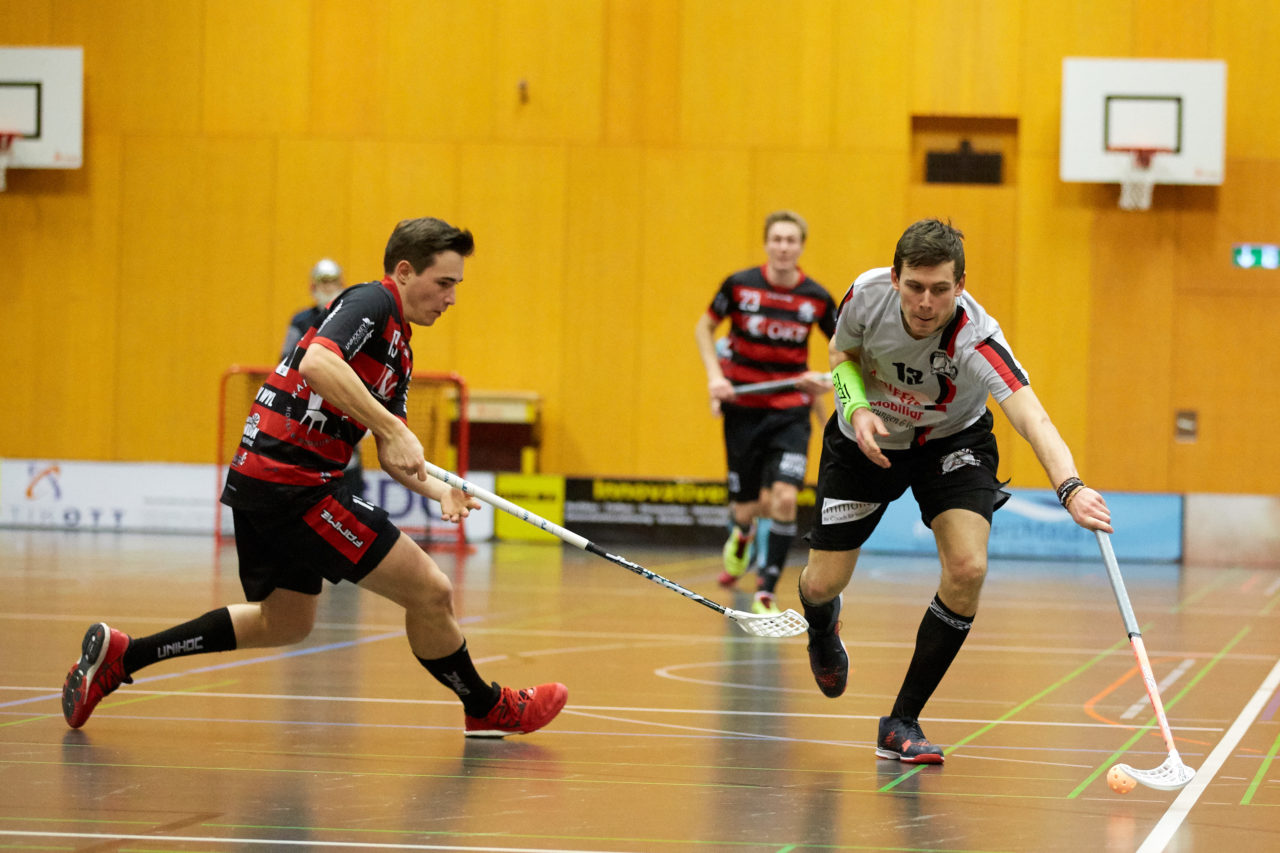 Ad Astra Sarnen - Basel Regio Resultat 4 : 3 
am 22. Januar 2017 in der Dreifachhalle Sarnen 
Bild: Michael Peter und Stefan Bräutigam