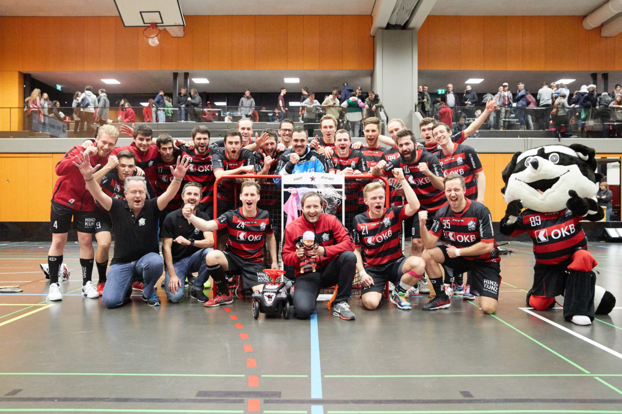 Ad Astra Sarnen - Basel Regio Resultat 4 : 3 
am 22. Januar 2017 in der Dreifachhalle Sarnen 
Bild: Michael Peter und Stefan Bräutigam