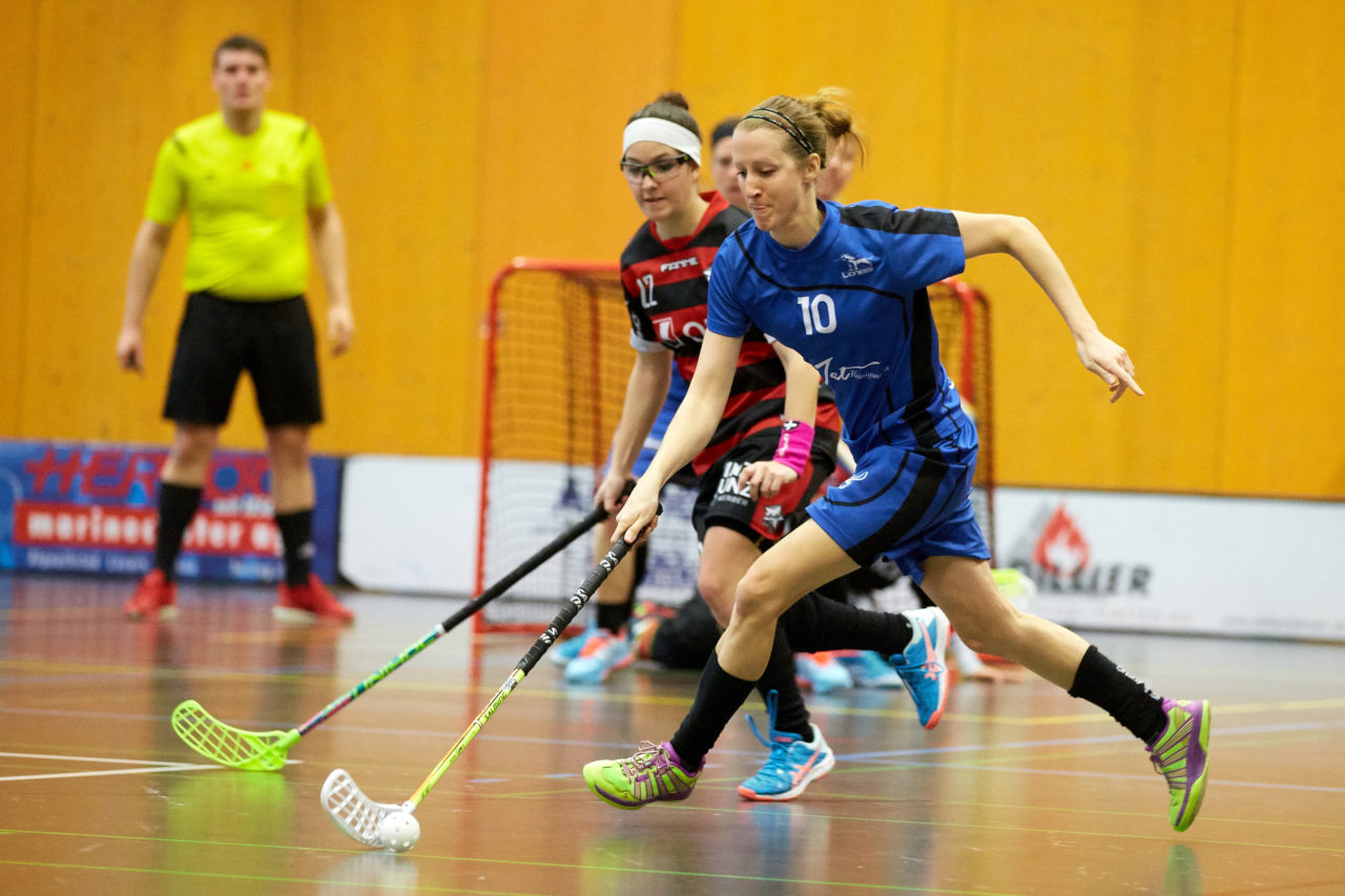 Ad Astra Sarnen - Floorball Zurich Lioness Resultat 5 : 4 nach Penaltyschiessen 
am 22. Januar 2017 in der Dreifachhalle Sarnen 
Bild: Michael Peter und Stefan Bräutigam