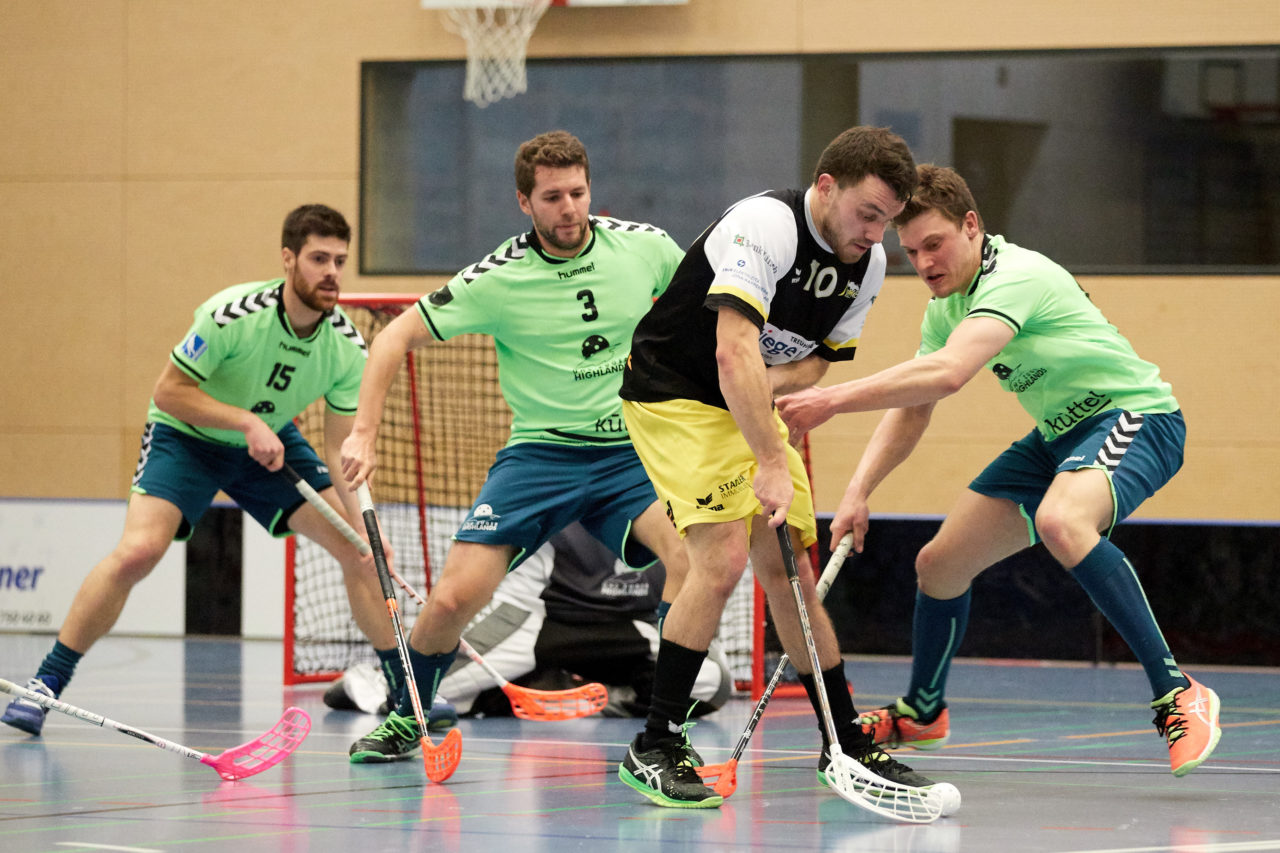 Zuger Highlands - Jona Uznach Flames 
Resultat 8 : 3 am 28. Januar 2017 in der Sporthalle Hofmatt in Oberägeri 
Bild: Michael Peter