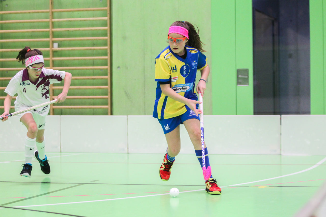 Hardau (Zürich), 28.01.2017, Unihockey Juniorinnen C 8. Runde, Unihockey Limmattal I - UHC Dietlikon, Adriana Messi (Nr. 6, UHC Dietlikon) am Ball

(Claudio Schwarz, unihockey-fotos.ch)
