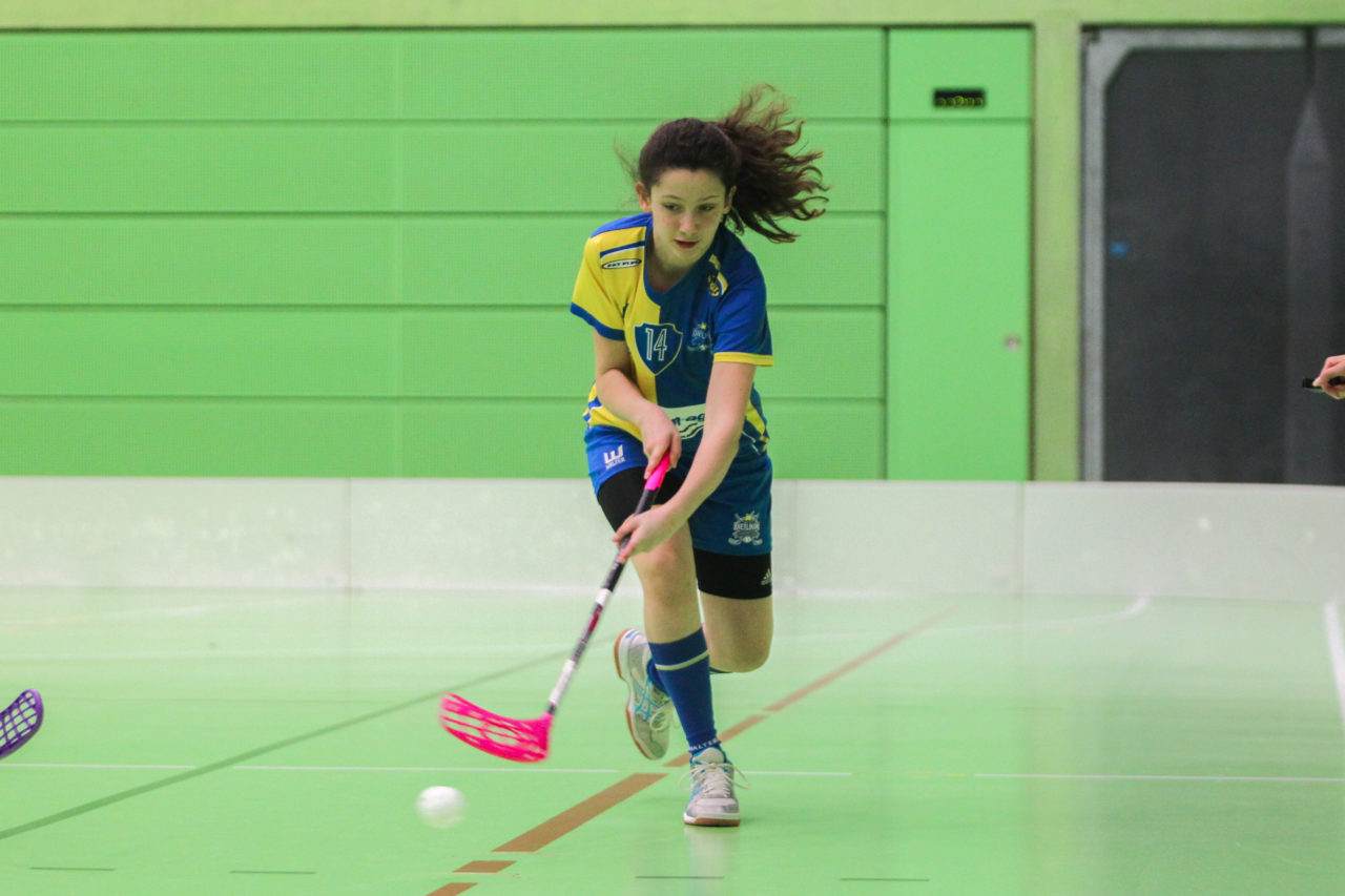 Hardau (Zürich), 28.01.2017, Unihockey Juniorinnen C 8. Runde, Unihockey Limmattal I - UHC Dietlikon, Carla Tognoni (Nr. 14, UHC Dietlikon) mit einem Torabschluss

(Claudio Schwarz, unihockey-fotos.ch)