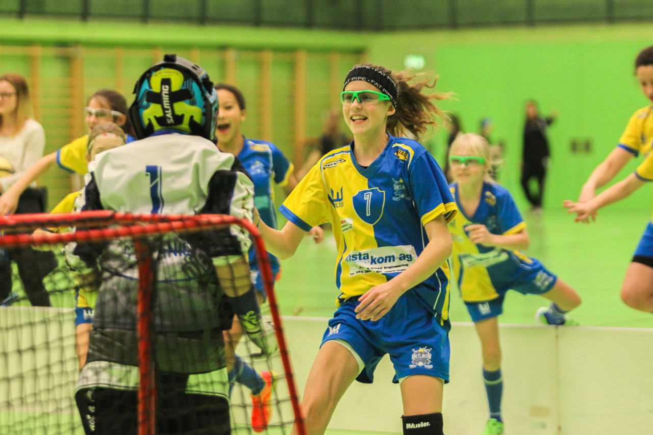Hardau (Zürich), 28.01.2017, Unihockey Juniorinnen C 8. Runde, Unihockey Limmattal I - UHC Dietlikon, Jubel über die Finalqualifikation

(Claudio Schwarz, unihockey-fotos.ch)