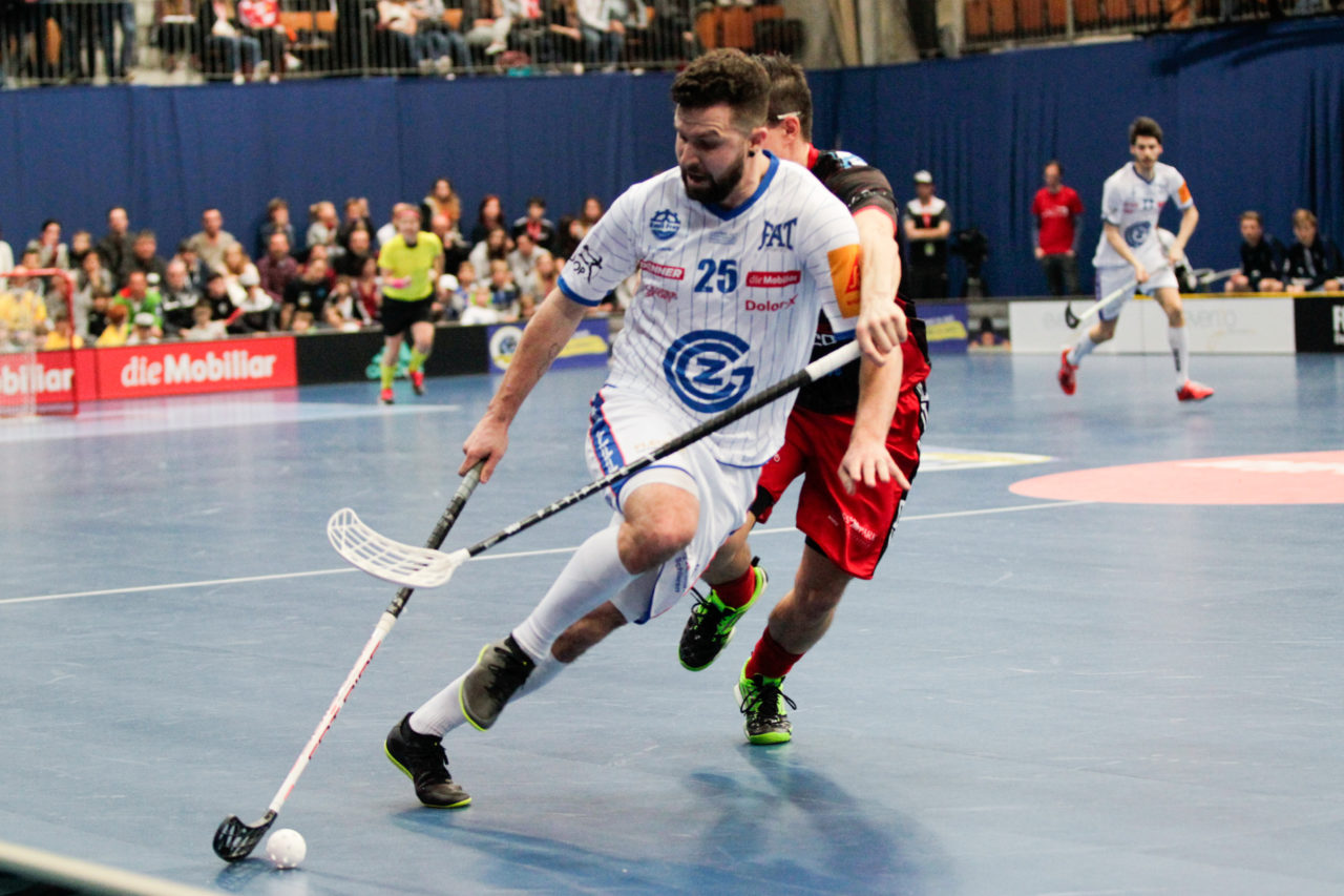25.2.2017; Bern; Unihockey Cupfinal Herren 2017; GC Unihockey - HC Rychenberg Winterthur; Christoph Meier (Nr. 25, GC Unihockey) mit Zug nach vorne.
 
(Claudio Thoma/freshfocus)