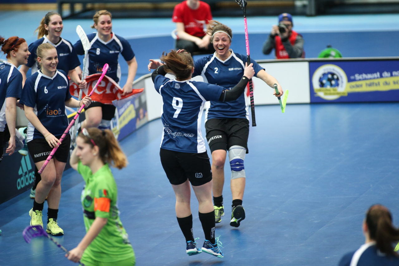 Wankdorfhalle (Bern), 25.02.2017, Unihockey Damen KF Ligacup Final, UHC Oekingen - Unihockey Berner Oberland, Franziska Müller (Nr. 2, UHC Oekingen)

(Severin Binkert, unihockey-fotos.ch)

Copyright: Severin Binkert, unihockey-fotos.ch – Dieses Bild wurde durch swiss unihockey lizenziert und darf ausschliesslich auf den Online-Kanälen von swiss unihockey verwendet werden. Die redaktionelle oder kommerzielle Nutzung durch Dritte (Medien, Vereine, Unternehmen oder Privatpersonen) per Download von diesem flickr-Account ist ausgeschlossen. Das Bild kann bei Interesse via unihockey-fotos.ch kostenpflichtig lizenziert werden. unihockey-fotos.ch behält sich vor, fehlbaren Medien, Vereinen, Unternehmen oder Privatpersonen Bilder mit einem Zuschlag in Rechnung zu stellen.