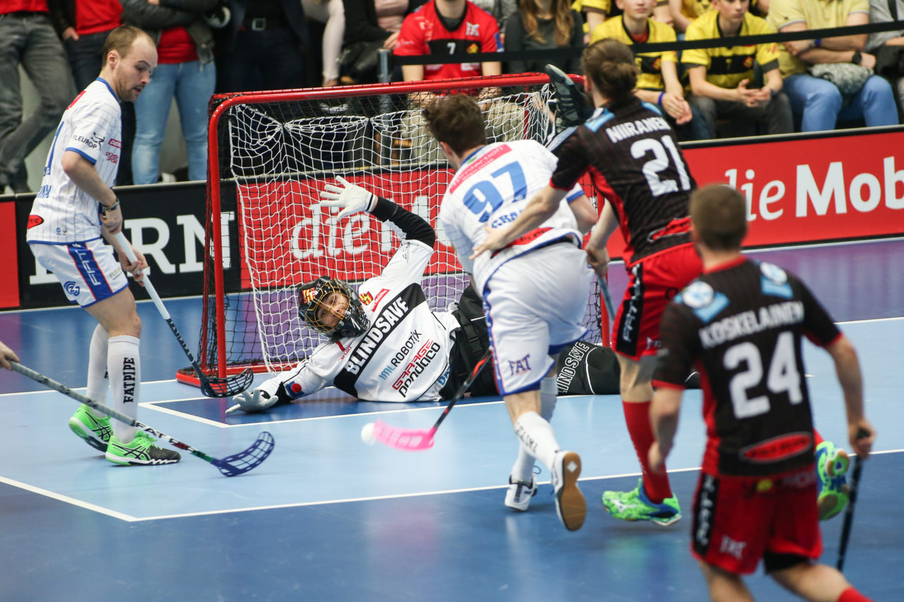 Wankdorfhalle (Bern), 25.02.2017, Unihockey Herren GF Schweizer Cup Final, GC Unihockey - HC Rychenberg Winterthur, Ruven Gruber (Nr. 1, HC Rychenberg Winterthur)

(Severin Binkert, unihockey-fotos.ch)

Copyright: Severin Binkert, unihockey-fotos.ch – Dieses Bild wurde durch swiss unihockey lizenziert und darf ausschliesslich auf den Online-Kanälen von swiss unihockey verwendet werden. Die redaktionelle oder kommerzielle Nutzung durch Dritte (Medien, Vereine, Unternehmen oder Privatpersonen) per Download von diesem flickr-Account ist ausgeschlossen. Das Bild kann bei Interesse via unihockey-fotos.ch kostenpflichtig lizenziert werden. unihockey-fotos.ch behält sich vor, fehlbaren Medien, Vereinen, Unternehmen oder Privatpersonen Bilder mit einem Zuschlag in Rechnung zu stellen.