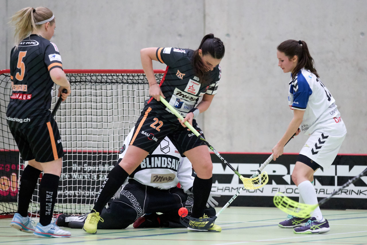 Zug United Damen NLA 
Zug United - piranha chur 0 : 7 
am 11. Februar 2017 in der Sporthalle Dormatt in Rotkreuz 
Bild: Michael Peter