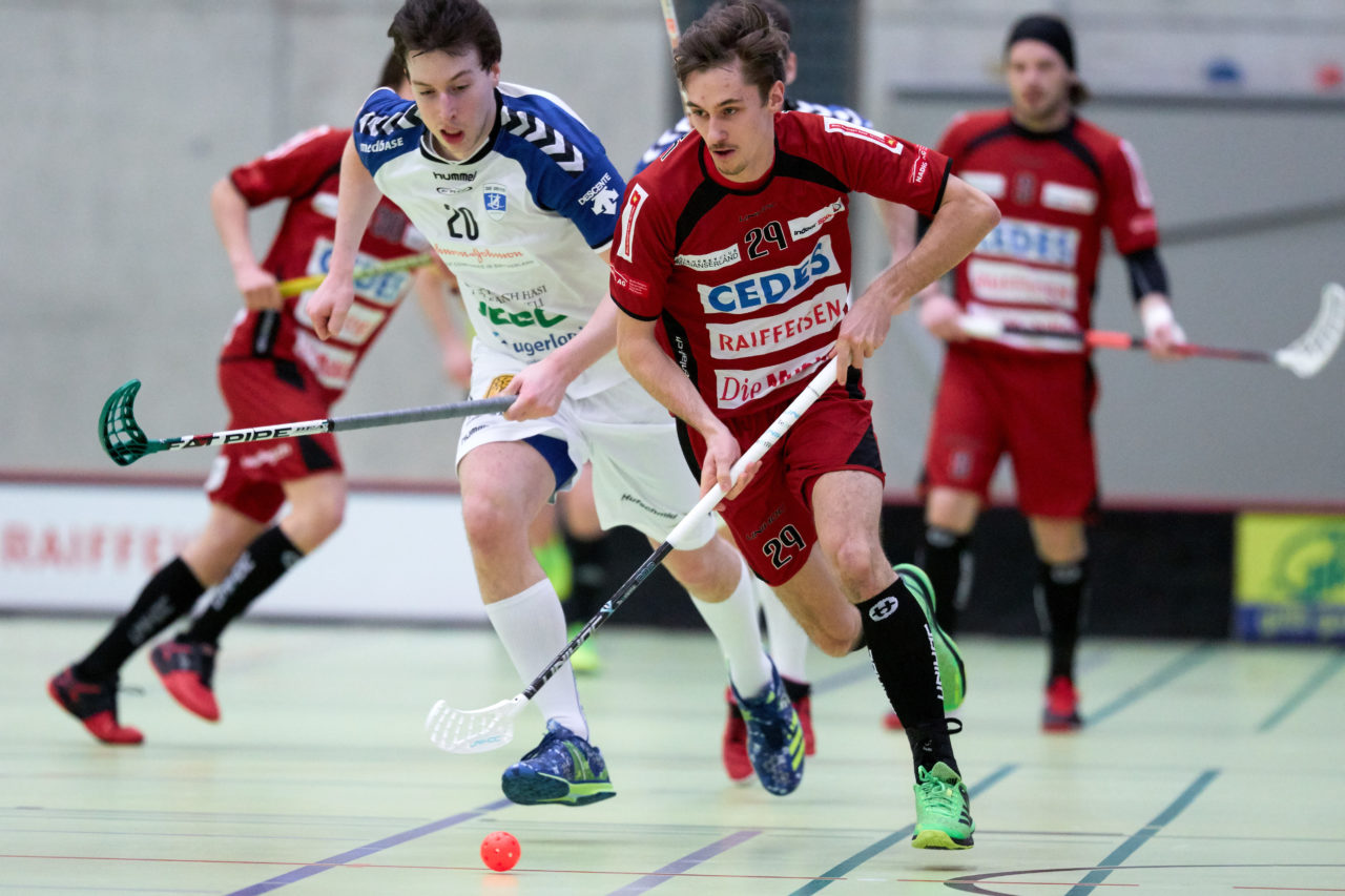 Zug United Herren NLB 
Zug United - UHC Sarganserland 8 : 4 
am 12. Februar 2017 in der Sporthalle Dormatt in Rotkreuz. Zug United schliesst die Qualifikation mit einer Niederlage gegen den UHC Sarganserland und 21 Siegen und 63 Punkten als Qualifikationssieger ab. 
Bild: Michael Peter