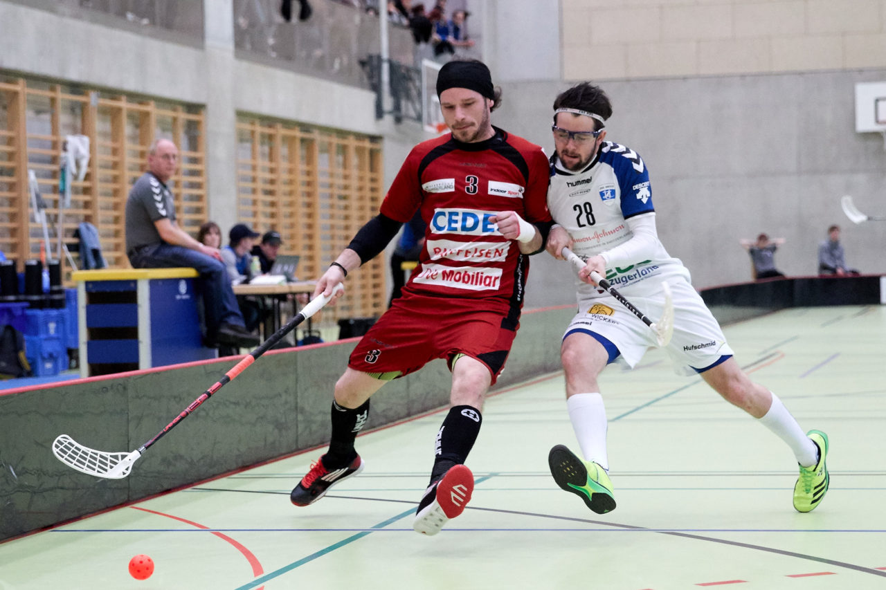 Zug United Herren NLB 
Zug United - UHC Sarganserland 8 : 4 
am 12. Februar 2017 in der Sporthalle Dormatt in Rotkreuz. Zug United schliesst die Qualifikation mit einer Niederlage gegen den UHC Sarganserland und 21 Siegen und 63 Punkten als Qualifikationssieger ab. 
Bild: Michael Peter