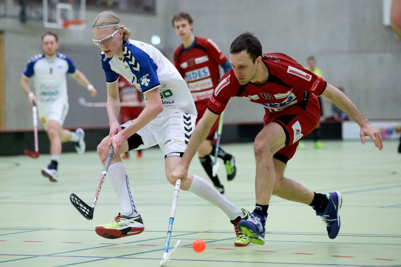 Zug United Herren NLB 
Zug United - UHC Sarganserland 8 : 4 
am 12. Februar 2017 in der Sporthalle Dormatt in Rotkreuz. Zug United schliesst die Qualifikation mit einer Niederlage gegen den UHC Sarganserland und 21 Siegen und 63 Punkten als Qualifikationssieger ab. 
Bild: Michael Peter