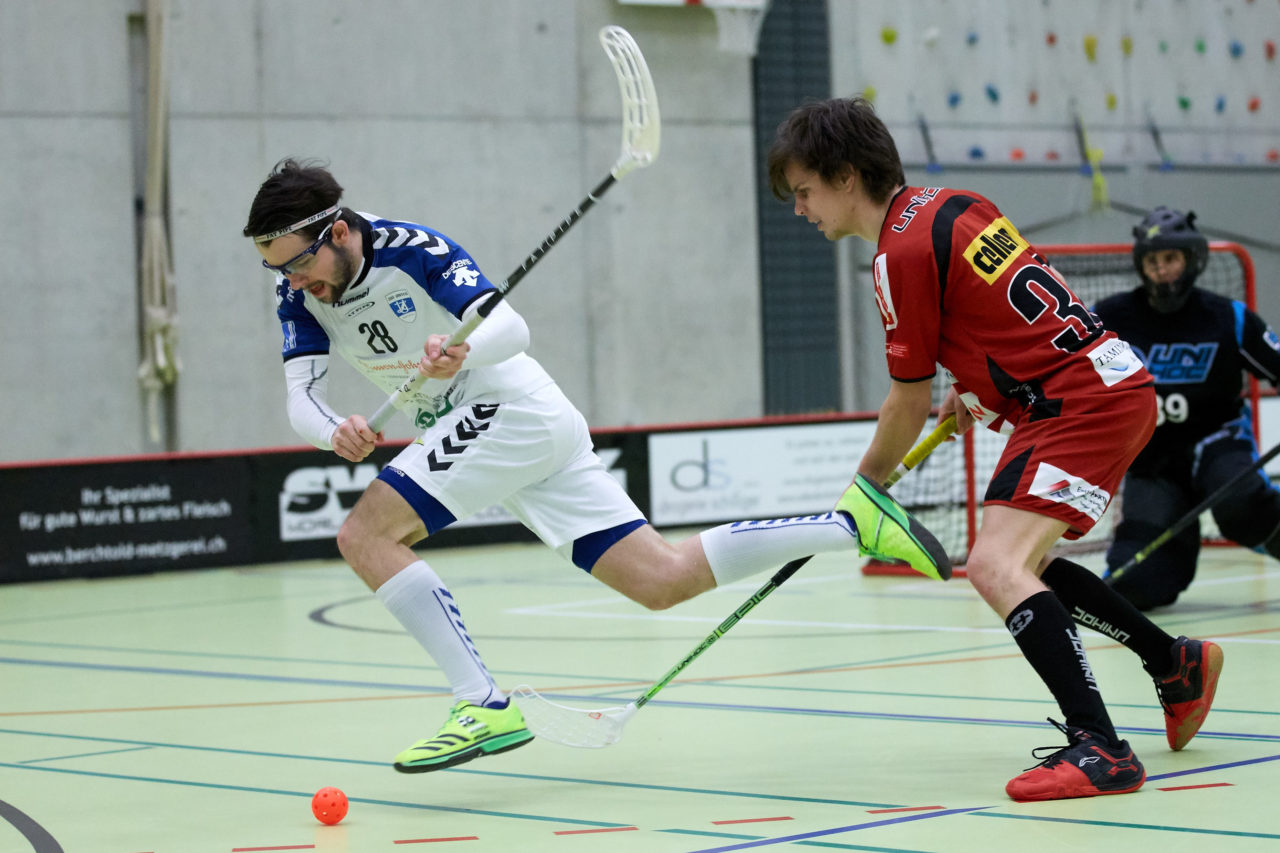 Zug United Herren NLB 
Zug United - UHC Sarganserland 8 : 4 
am 12. Februar 2017 in der Sporthalle Dormatt in Rotkreuz. Zug United schliesst die Qualifikation mit einer Niederlage gegen den UHC Sarganserland und 21 Siegen und 63 Punkten als Qualifikationssieger ab. 
Bild: Michael Peter