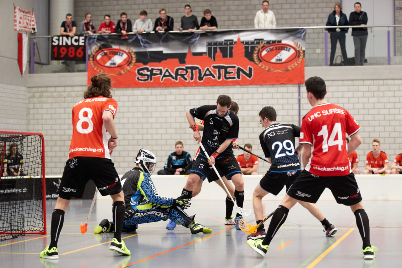 UHC Einhorn Hünenberg - UHC JW Sursee 86 Resultat 4 : 3 
am 19. Februar 2017 in der Sporthalle Ehret in Hünenberg 
Bild: Michael Peter