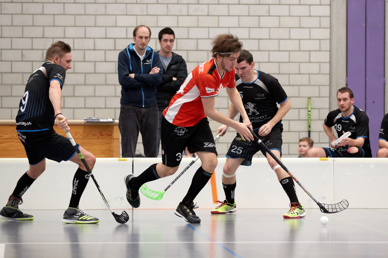 UHC Einhorn Hünenberg - UHC JW Sursee 86 Resultat 4 : 3 
am 19. Februar 2017 in der Sporthalle Ehret in Hünenberg 
Bild: Michael Peter
