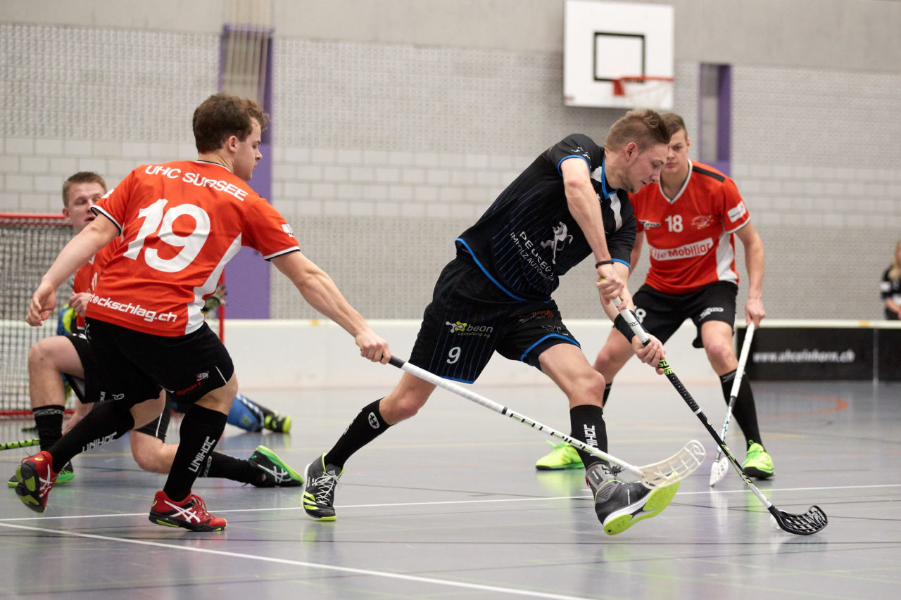 UHC Einhorn Hünenberg - UHC JW Sursee 86 Resultat 4 : 3 
am 19. Februar 2017 in der Sporthalle Ehret in Hünenberg 
Bild: Michael Peter