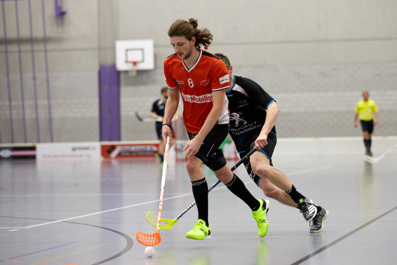 UHC Einhorn Hünenberg - UHC JW Sursee 86 Resultat 4 : 3 
am 19. Februar 2017 in der Sporthalle Ehret in Hünenberg 
Bild: Michael Peter