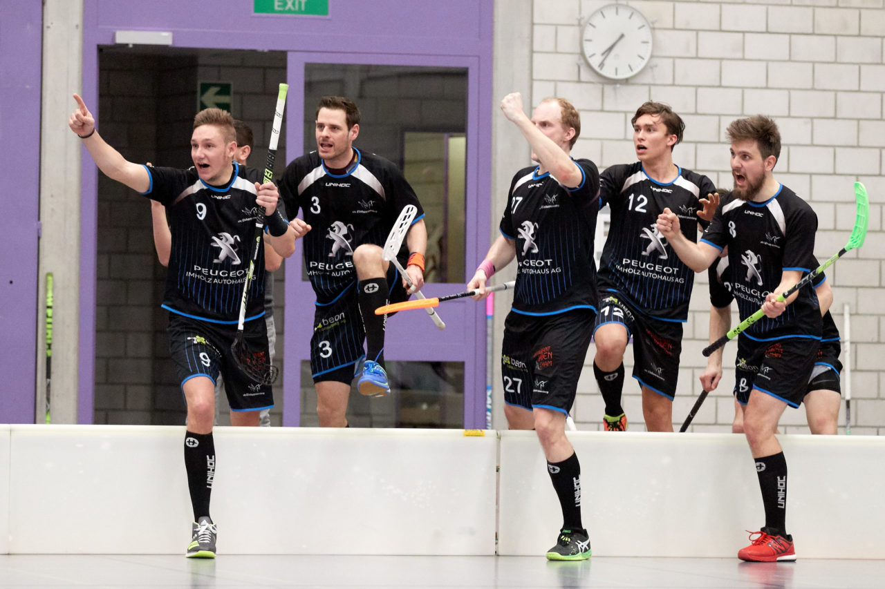 UHC Einhorn Hünenberg - UHC JW Sursee 86 Resultat 4 : 3 
am 19. Februar 2017 in der Sporthalle Ehret in Hünenberg 
Bild: Michael Peter