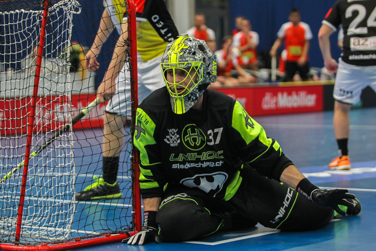Wankdorfhalle (Bern), 25.02.2017, Unihockey Herren Ligacup, Nuglar United - UHCevi Gossau, Andreas Wiedmer (Nr. 37, UHC Nuglar United)

(Claudio Schwarz, unihockey-fotos.ch)

Copyright: Claudio Schwarz, unihockey-fotos.ch – Dieses Bild wurde durch swiss unihockey lizenziert und darf ausschliesslich auf den Online-Kanälen von swiss unihockey verwendet werden. Die redaktionelle oder kommerzielle Nutzung durch Dritte (Medien, Vereine, Unternehmen oder Privatpersonen) per Download von diesem flickr-Account ist ausgeschlossen. Das Bild kann bei Interesse via unihockey-fotos.ch kostenpflichtig lizenziert werden. unihockey-fotos.ch behält sich vor, fehlbaren Medien, Vereinen, Unternehmen oder Privatpersonen Bilder mit einem Zuschlag in Rechnung zu stellen.