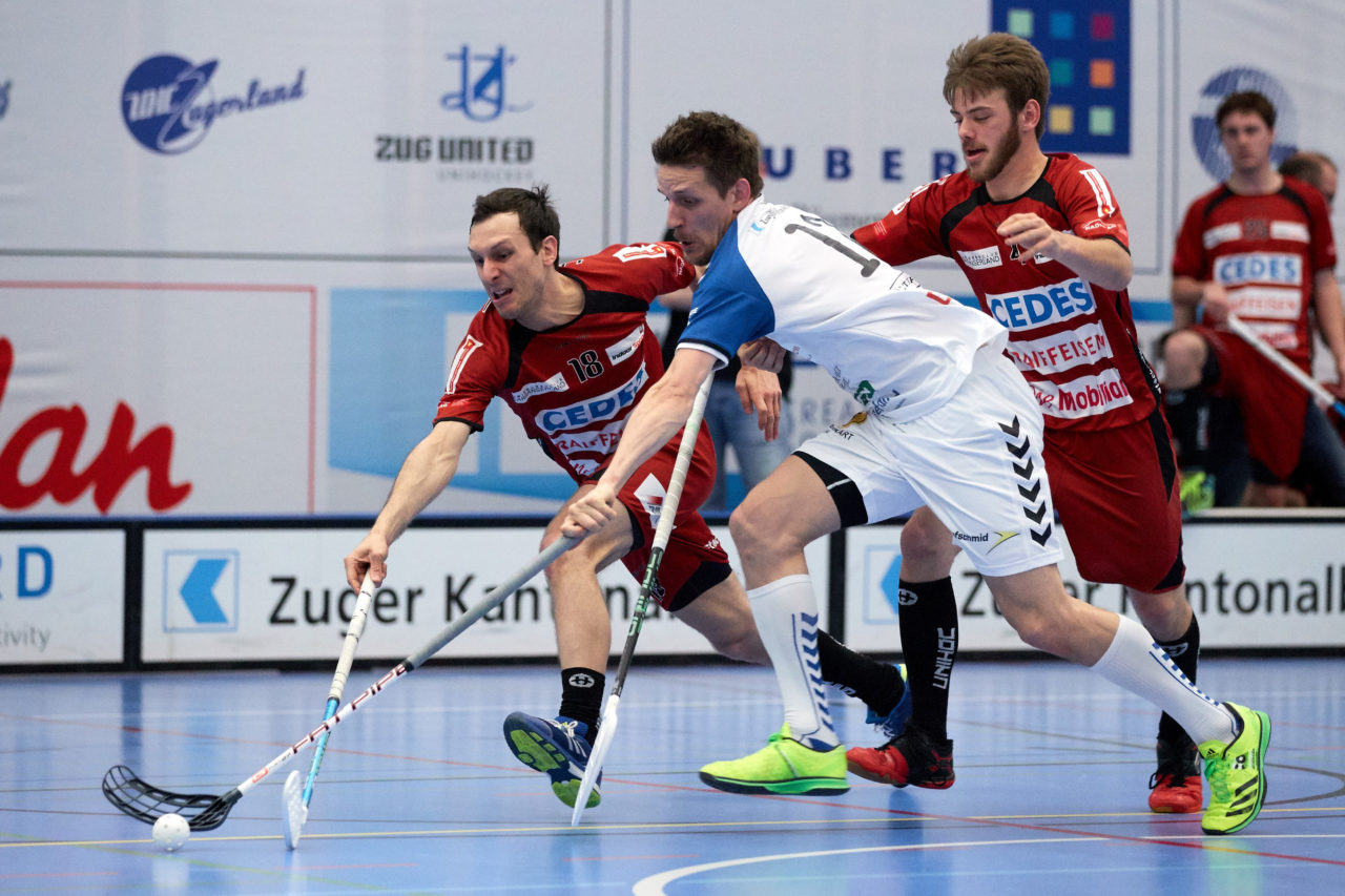 Zug United Herren NLB Playoff-Halbfinal  
Zug United - UHC Sarganserland  Resultat 9 : 2 
am 11. März 2017 in der Sporthalle Schönenbühl in Unterägeri 
Bild: Michael Peter
