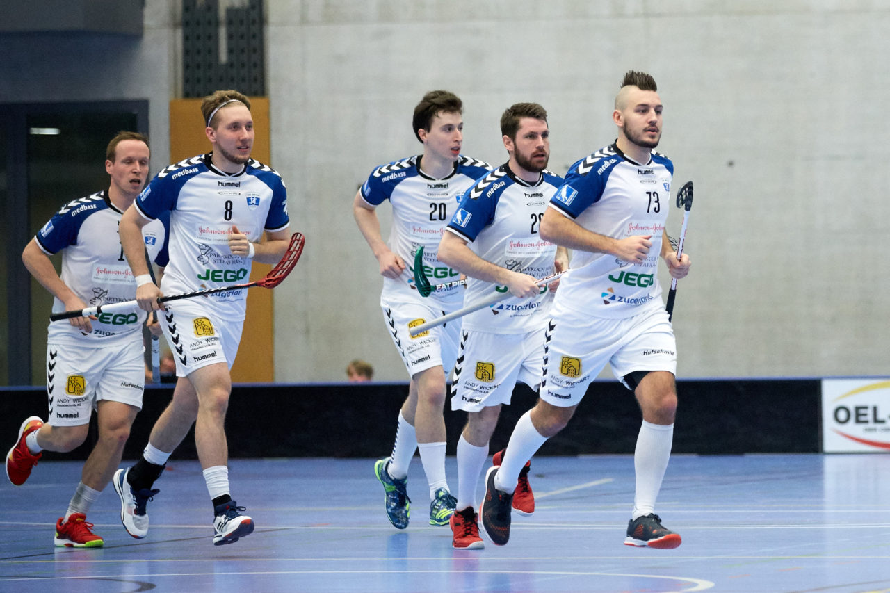 Zug United Herren NLB Playoff-Halbfinal  
Zug United - UHC Sarganserland  Resultat 9 : 2 
am 11. März 2017 in der Sporthalle Schönenbühl in Unterägeri 
Bild: Michael Peter