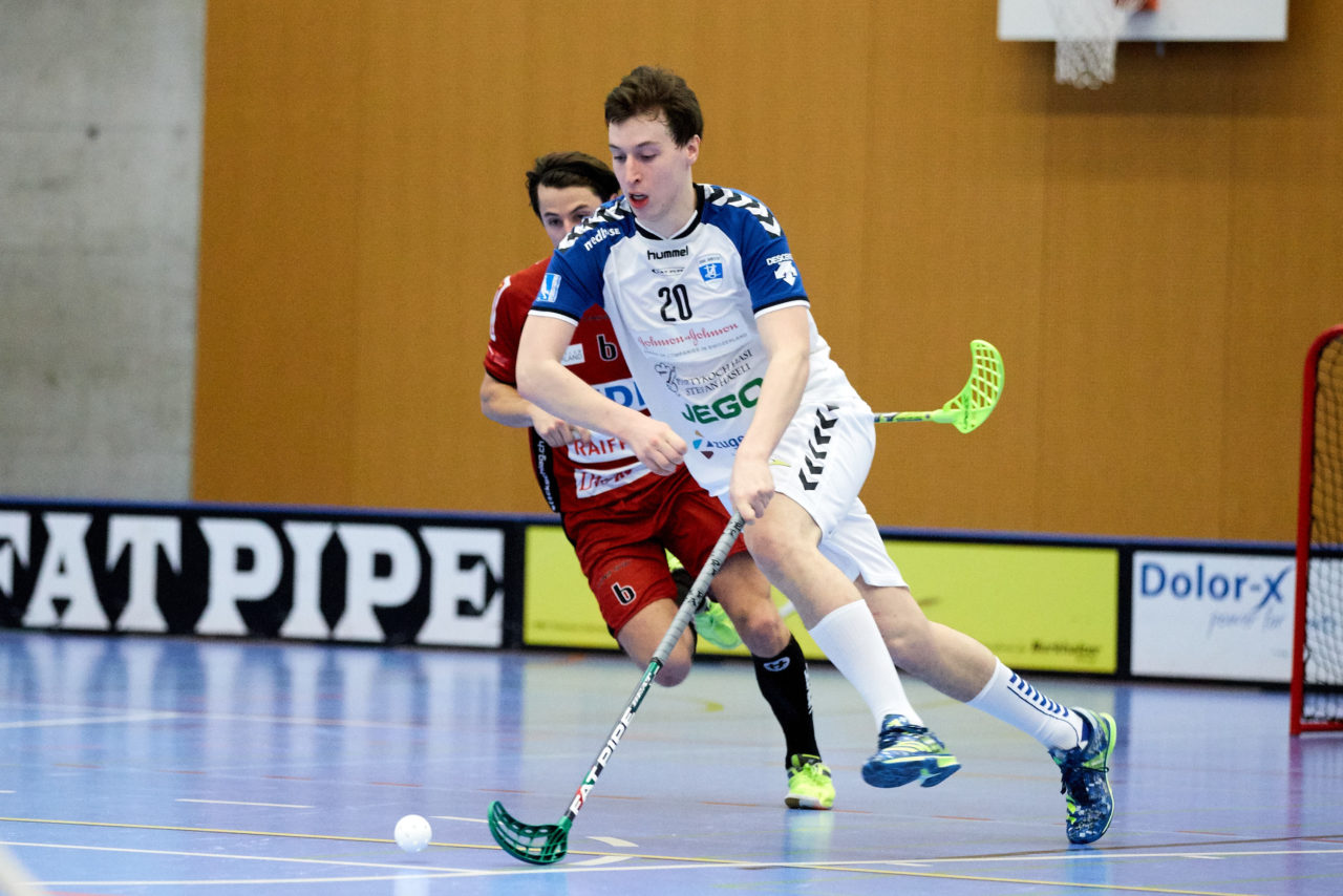 Zug United Herren NLB Playoff-Halbfinal  
Zug United - UHC Sarganserland  Resultat 9 : 2 
am 11. März 2017 in der Sporthalle Schönenbühl in Unterägeri 
Bild: Michael Peter