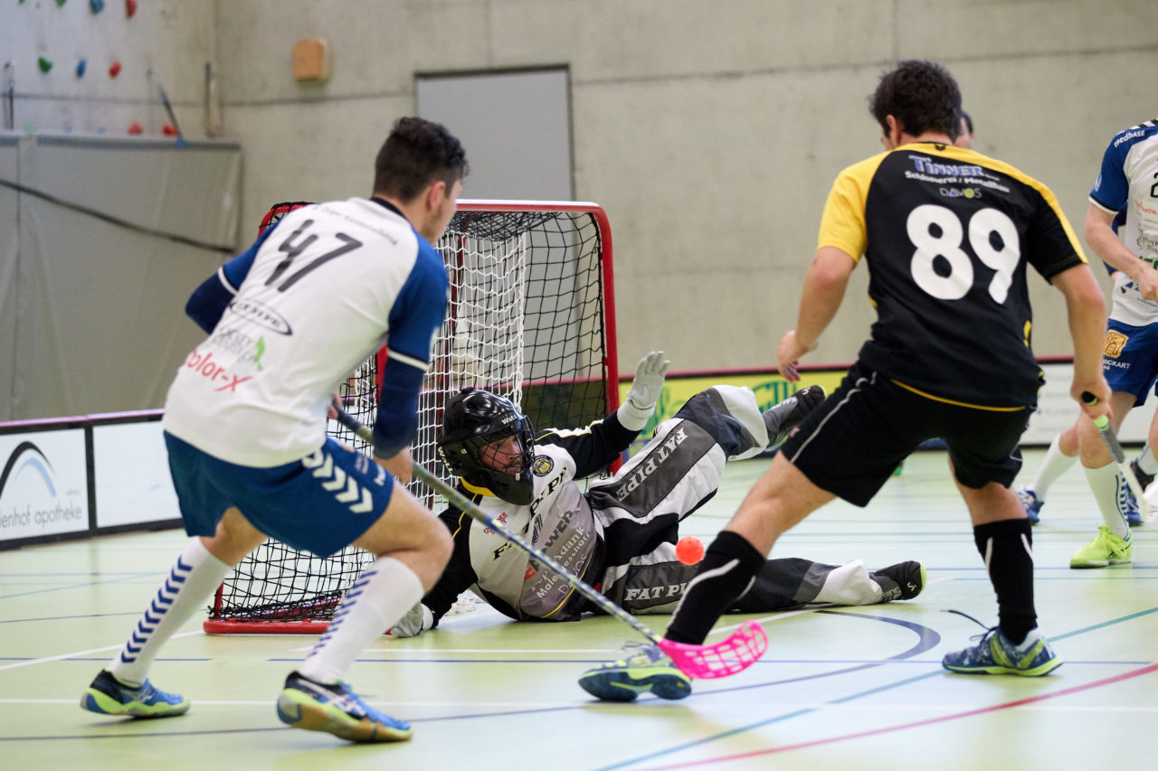 Zug United Junioren U21B Aufstiegsspiele U21A 
Zug United - Iron Marmots Davos-Klosters Resultat 7 : 4 
am 18. März 2017 in der Sporthalle Dorfmatt in Rotkreuz 
Zug United gewinnt die Aufstiegsspiele mit 3 : 0 und steigt in die höchste Liga U21A auf. Bild: Michael Peter