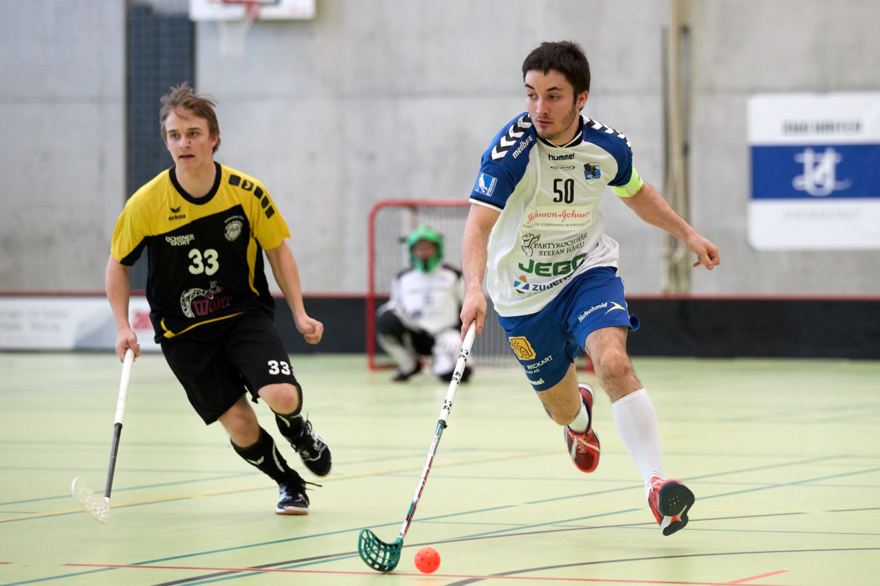 Zug United Junioren U21B Aufstiegsspiele U21A 
Zug United - Iron Marmots Davos-Klosters Resultat 7 : 4 
am 18. März 2017 in der Sporthalle Dorfmatt in Rotkreuz 
Zug United gewinnt die Aufstiegsspiele mit 3 : 0 und steigt in die höchste Liga U21A auf. Bild: Michael Peter