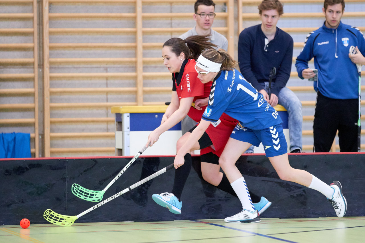 Zug United Juniorinnen U21B Aufstiegsspiele U21A 
Zug United - Red Ants Rychenberg Winterthur Resultat 6 : 5 
am 18. März 2017 in der Sporthalle Dorfmatt in Rotkreuz 
Bild: Michael Peter
