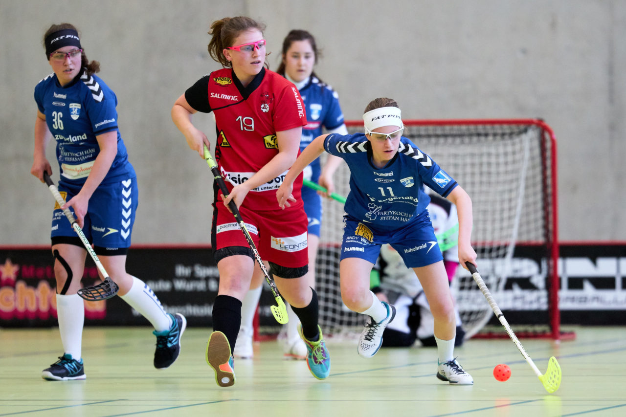 Zug United Juniorinnen U21B Aufstiegsspiele U21A 
Zug United - Red Ants Rychenberg Winterthur Resultat 6 : 5 
am 18. März 2017 in der Sporthalle Dorfmatt in Rotkreuz 
Bild: Michael Peter