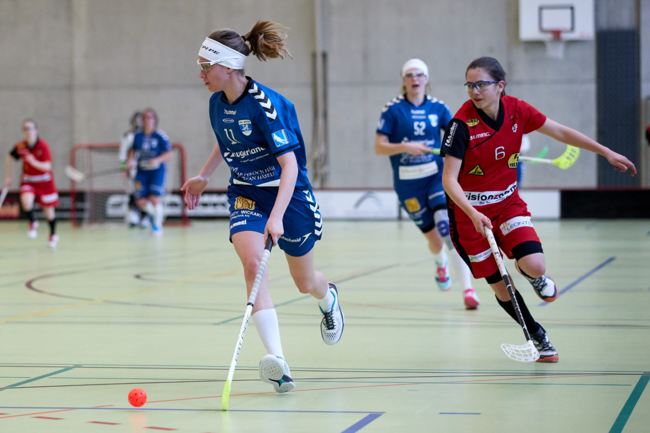 Zug United Juniorinnen U21B Aufstiegsspiele U21A 
Zug United - Red Ants Rychenberg Winterthur Resultat 6 : 5 
am 18. März 2017 in der Sporthalle Dorfmatt in Rotkreuz 
Bild: Michael Peter