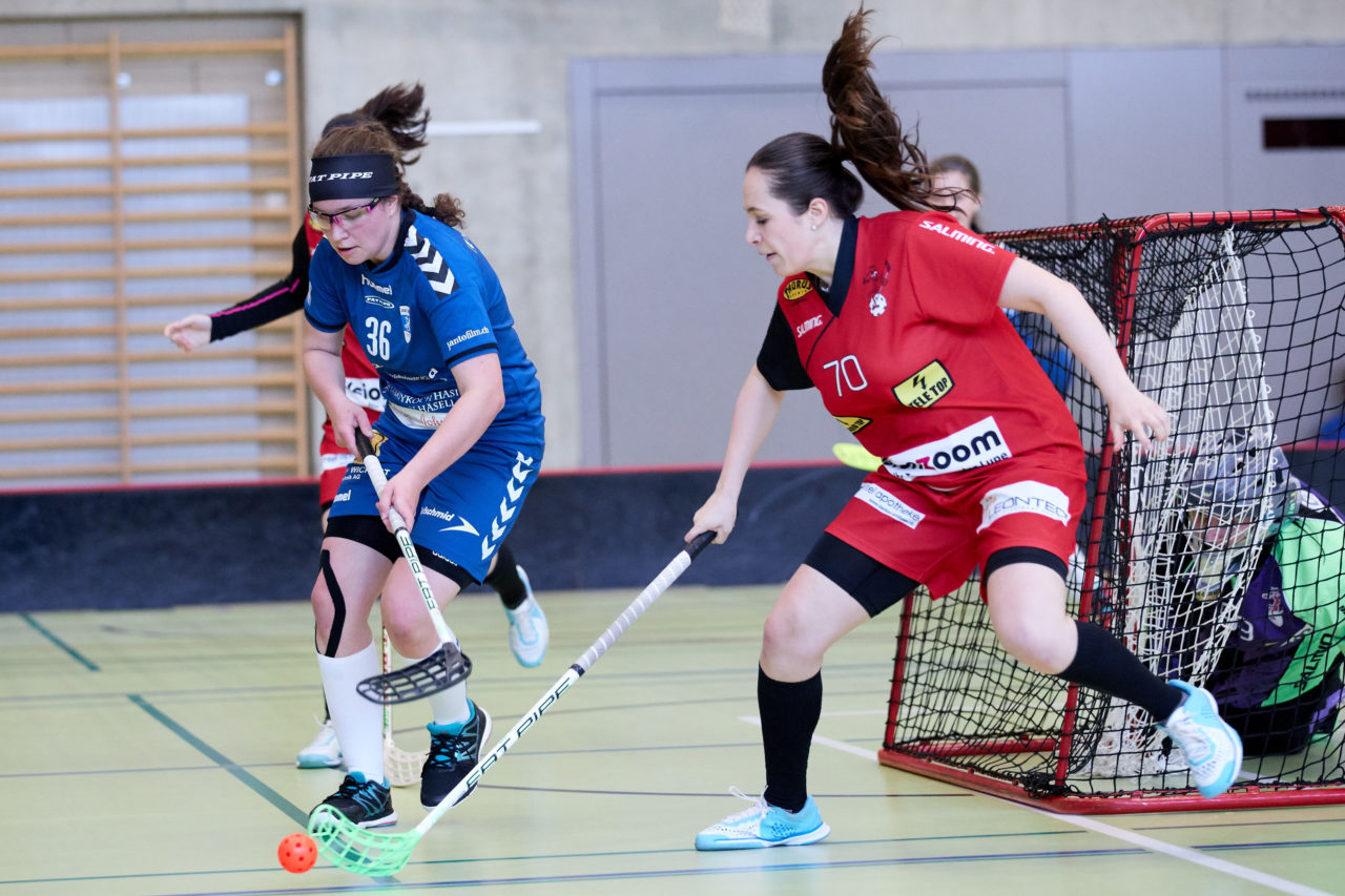 Zug United Juniorinnen U21B Aufstiegsspiele U21A 
Zug United - Red Ants Rychenberg Winterthur Resultat 6 : 5 
am 18. März 2017 in der Sporthalle Dorfmatt in Rotkreuz 
Bild: Michael Peter