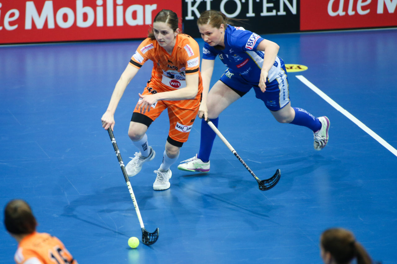 SWISS Arena (Kloten), 22.04.2017, Unihockey Damen Superfinal, UHC Dietlikon - piranha chur, Priska Von Rickenbach (Nr. 48, piranha chur)

(Severin Binkert, unihockey-fotos.ch)

Copyright: Severin Binkert, unihockey-fotos.ch – Dieses Bild wurde durch swiss unihockey lizenziert und darf ausschliesslich auf den Online-Kanälen von swiss unihockey verwendet werden. Die redaktionelle oder kommerzielle Nutzung durch Dritte (Medien, Vereine, Unternehmen oder Privatpersonen) per Download von diesem flickr-Account ist ausgeschlossen. Das Bild kann bei Interesse via unihockey-fotos.ch kostenpflichtig lizenziert werden. unihockey-fotos.ch behält sich vor, fehlbaren Medien, Vereinen, Unternehmen oder Privatpersonen Bilder mit einem Zuschlag in Rechnung zu stellen.