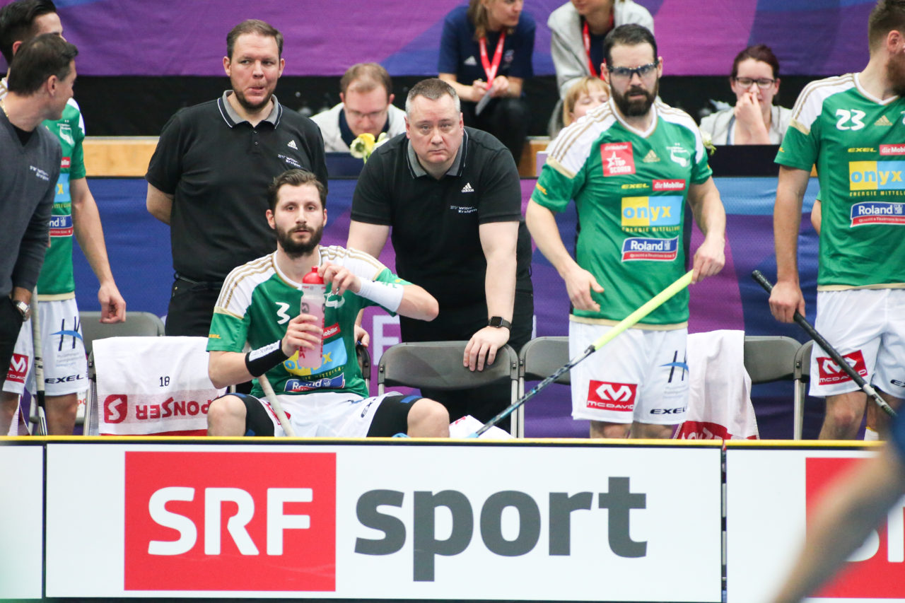SWISS Arena (Kloten), 22.04.2017, Unihockey Herren Superfinal, SV Wiler-Ersigen - UHC Alligator Malans, Thomas Berger (SV Wiler-Ersigen)

(Severin Binkert, unihockey-fotos.ch)

Copyright: Severin Binkert, unihockey-fotos.ch – Dieses Bild wurde durch swiss unihockey lizenziert und darf ausschliesslich auf den Online-Kanälen von swiss unihockey verwendet werden. Die redaktionelle oder kommerzielle Nutzung durch Dritte (Medien, Vereine, Unternehmen oder Privatpersonen) per Download von diesem flickr-Account ist ausgeschlossen. Das Bild kann bei Interesse via unihockey-fotos.ch kostenpflichtig lizenziert werden. unihockey-fotos.ch behält sich vor, fehlbaren Medien, Vereinen, Unternehmen oder Privatpersonen Bilder mit einem Zuschlag in Rechnung zu stellen.