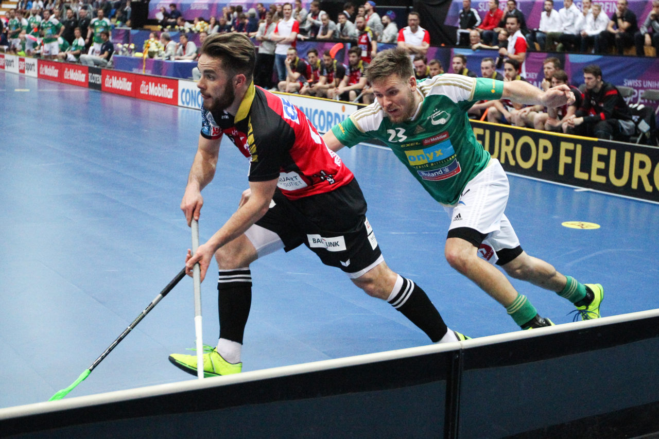 SWISS Arena (Kloten), 22.04.2017, Unihockey Herren Superfinal, SV Wiler-Ersigen - UHC Alligator Malans, 

(Severin Binkert, unihockey-fotos.ch)

Copyright: Severin Binkert, unihockey-fotos.ch – Dieses Bild wurde durch swiss unihockey lizenziert und darf ausschliesslich auf den Online-Kanälen von swiss unihockey verwendet werden. Die redaktionelle oder kommerzielle Nutzung durch Dritte (Medien, Vereine, Unternehmen oder Privatpersonen) per Download von diesem flickr-Account ist ausgeschlossen. Das Bild kann bei Interesse via unihockey-fotos.ch kostenpflichtig lizenziert werden. unihockey-fotos.ch behält sich vor, fehlbaren Medien, Vereinen, Unternehmen oder Privatpersonen Bilder mit einem Zuschlag in Rechnung zu stellen.