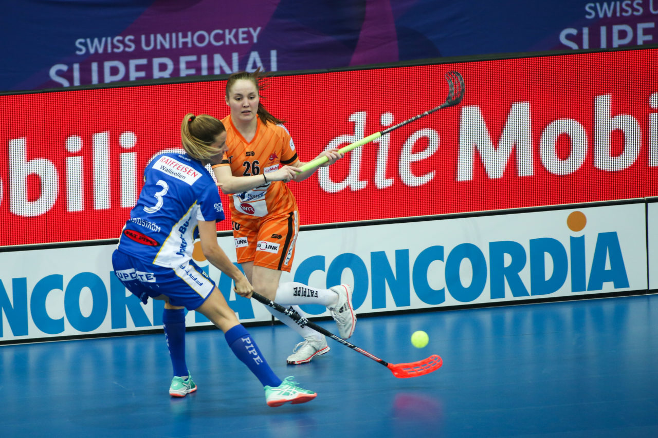 SWISS Arena (Kloten), 22.04.2017, Unihockey Damen Superfinal, UHC Dietlikon - piranha chur, Nathalie Spichiger (Nr. 26, piranha chur)

(Severin Binkert, unihockey-fotos.ch)

Copyright: Severin Binkert, unihockey-fotos.ch – Dieses Bild wurde durch swiss unihockey lizenziert und darf ausschliesslich auf den Online-Kanälen von swiss unihockey verwendet werden. Die redaktionelle oder kommerzielle Nutzung durch Dritte (Medien, Vereine, Unternehmen oder Privatpersonen) per Download von diesem flickr-Account ist ausgeschlossen. Das Bild kann bei Interesse via unihockey-fotos.ch kostenpflichtig lizenziert werden. unihockey-fotos.ch behält sich vor, fehlbaren Medien, Vereinen, Unternehmen oder Privatpersonen Bilder mit einem Zuschlag in Rechnung zu stellen.