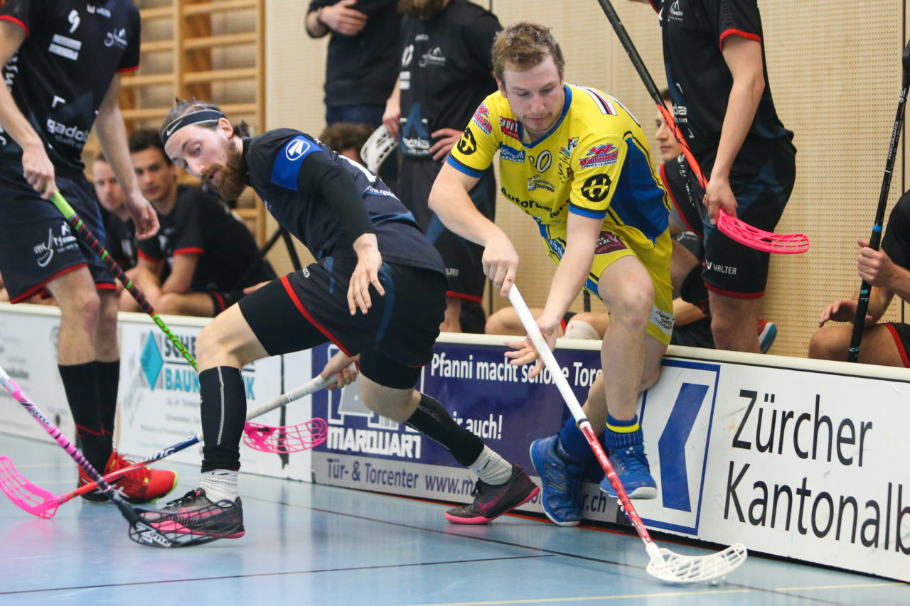 Kirchwiess (Egg), 02.04.2017, Unihockey Herren NLB/1.Liga, UHC Pfannenstiel Egg - UHT Schüpbach, Pascal Bättig (Nr. 10, UHT Schüpbach)

(Severin Binkert, unihockey-fotos.ch)

Copyright: Severin Binkert, unihockey-fotos.ch – Dieses Bild wurde durch swiss unihockey lizenziert und darf ausschliesslich auf den Online-Kanälen von swiss unihockey verwendet werden. Die redaktionelle oder kommerzielle Nutzung durch Dritte (Medien, Vereine, Unternehmen oder Privatpersonen) per Download von diesem flickr-Account ist ausgeschlossen. Das Bild kann bei Interesse via unihockey-fotos.ch kostenpflichtig lizenziert werden. unihockey-fotos.ch behält sich vor, fehlbaren Medien, Vereinen, Unternehmen oder Privatpersonen Bilder mit einem Zuschlag in Rechnung zu stellen.