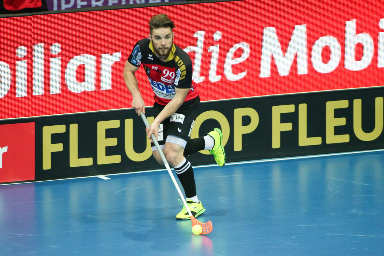 SWISS Arena (Kloten), 22.04.2017, Unihockey Herren Superfinal, SV Wiler-Ersigen - UHC Alligator Malans, Tim Braillard (Nr. 99, UHC Alligator Malans)

(Severin Binkert, unihockey-fotos.ch)

Copyright: Severin Binkert, unihockey-fotos.ch – Dieses Bild wurde durch swiss unihockey lizenziert und darf ausschliesslich auf den Online-Kanälen von swiss unihockey verwendet werden. Die redaktionelle oder kommerzielle Nutzung durch Dritte (Medien, Vereine, Unternehmen oder Privatpersonen) per Download von diesem flickr-Account ist ausgeschlossen. Das Bild kann bei Interesse via unihockey-fotos.ch kostenpflichtig lizenziert werden. unihockey-fotos.ch behält sich vor, fehlbaren Medien, Vereinen, Unternehmen oder Privatpersonen Bilder mit einem Zuschlag in Rechnung zu stellen.