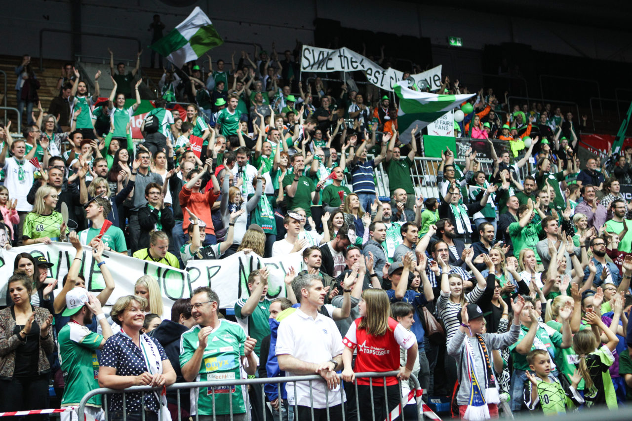 SWISS Arena (Kloten), 22.04.2017, Unihockey Herren Superfinal, SV Wiler-Ersigen - UHC Alligator Malans

(Severin Binkert, unihockey-fotos.ch)

Copyright: Severin Binkert, unihockey-fotos.ch – Dieses Bild wurde durch swiss unihockey lizenziert und darf ausschliesslich auf den Online-Kanälen von swiss unihockey verwendet werden. Die redaktionelle oder kommerzielle Nutzung durch Dritte (Medien, Vereine, Unternehmen oder Privatpersonen) per Download von diesem flickr-Account ist ausgeschlossen. Das Bild kann bei Interesse via unihockey-fotos.ch kostenpflichtig lizenziert werden. unihockey-fotos.ch behält sich vor, fehlbaren Medien, Vereinen, Unternehmen oder Privatpersonen Bilder mit einem Zuschlag in Rechnung zu stellen.
