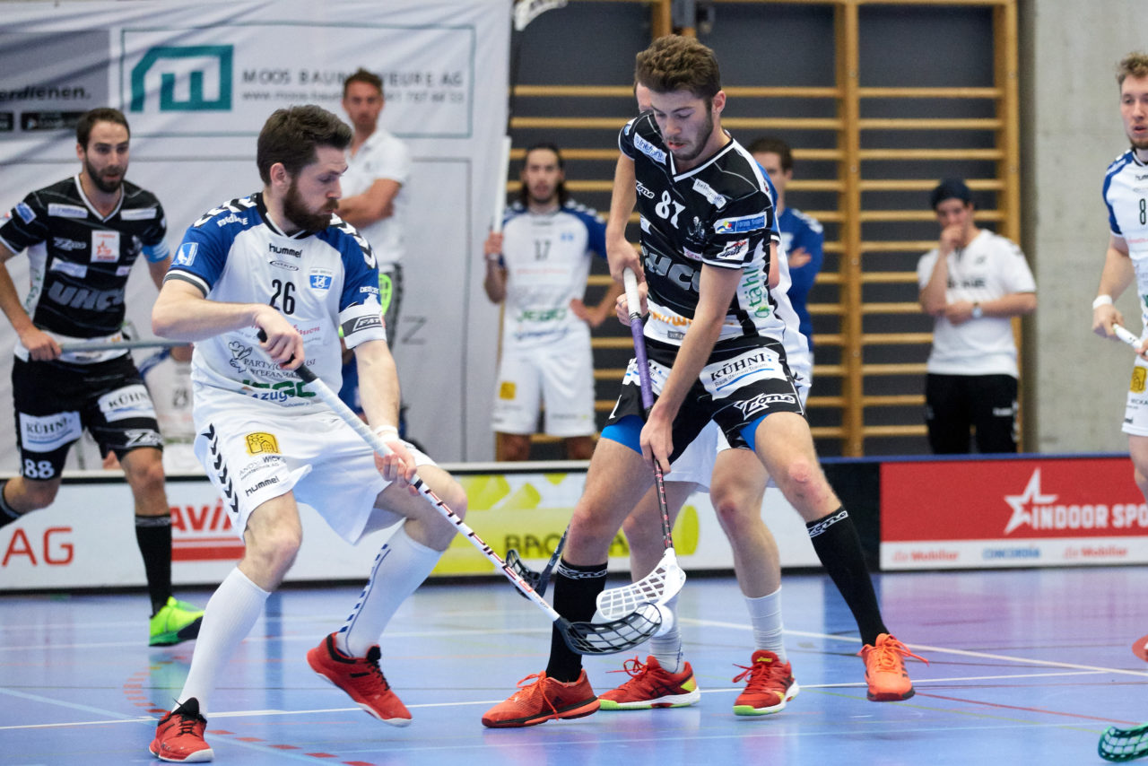 Zug United Herren NLB Aufstiegsspiele NLB/NLA   
Zug United - UHC Grünenmatt Sumiswald Resultat 9 : 3 
am 1. April 2017 in der Sporthalle Schönenbühl in Unterägeri 
Bild: Michael Peter