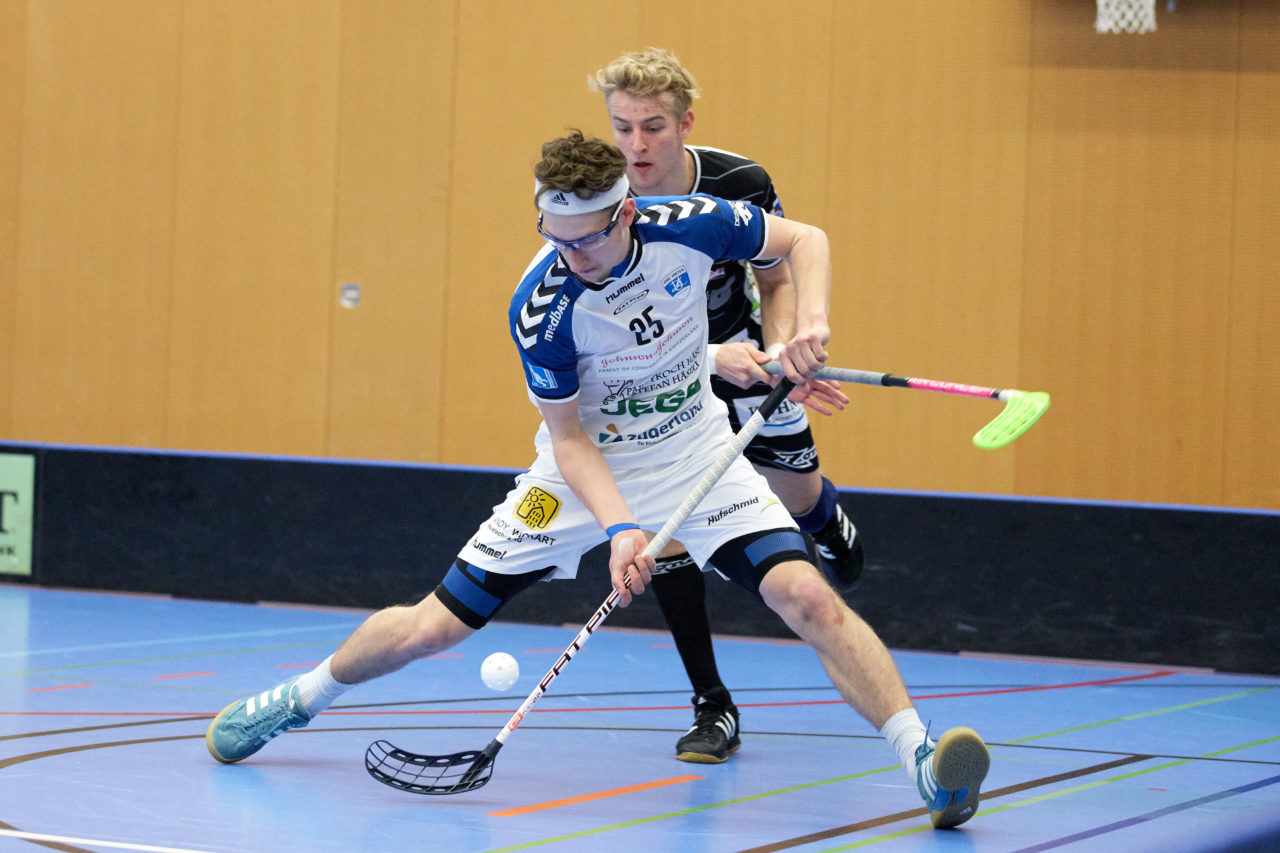 Zug United Herren NLB Aufstiegsspiele NLB/NLA   
Zug United - UHC Grünenmatt Sumiswald Resultat 9 : 3 
am 1. April 2017 in der Sporthalle Schönenbühl in Unterägeri 
Bild: Michael Peter