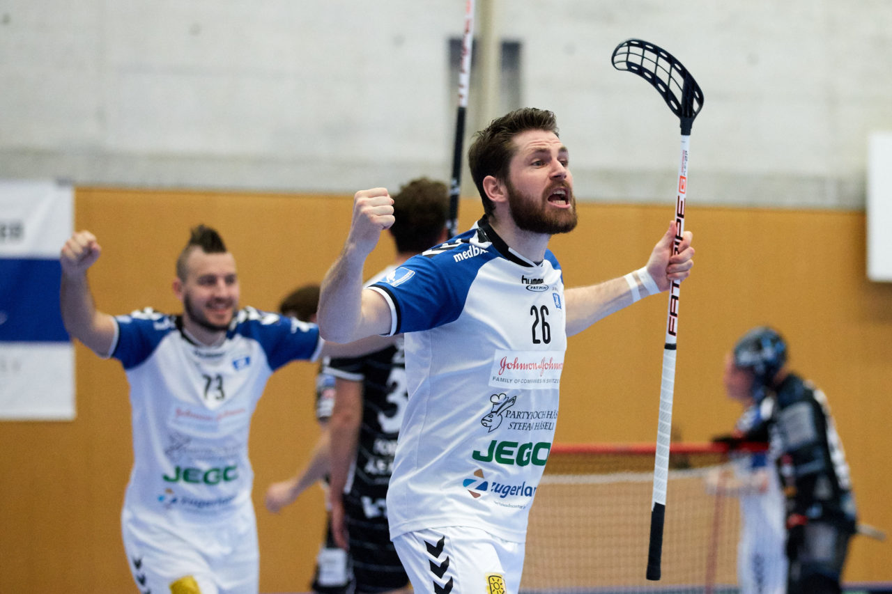 Zug United Herren NLB Aufstiegsspiele NLB/NLA   
Zug United - UHC Grünenmatt Sumiswald Resultat 9 : 3 
am 1. April 2017 in der Sporthalle Schönenbühl in Unterägeri 
Bild: Michael Peter